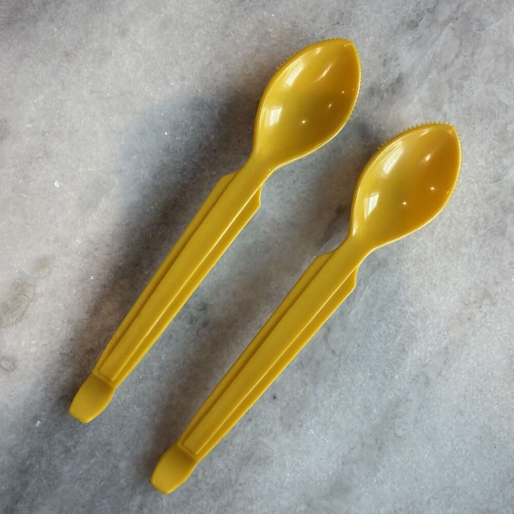 Tupperware‎ Serrated Grapefruit Spoons Scoop Peeler Yellow Set Of 2